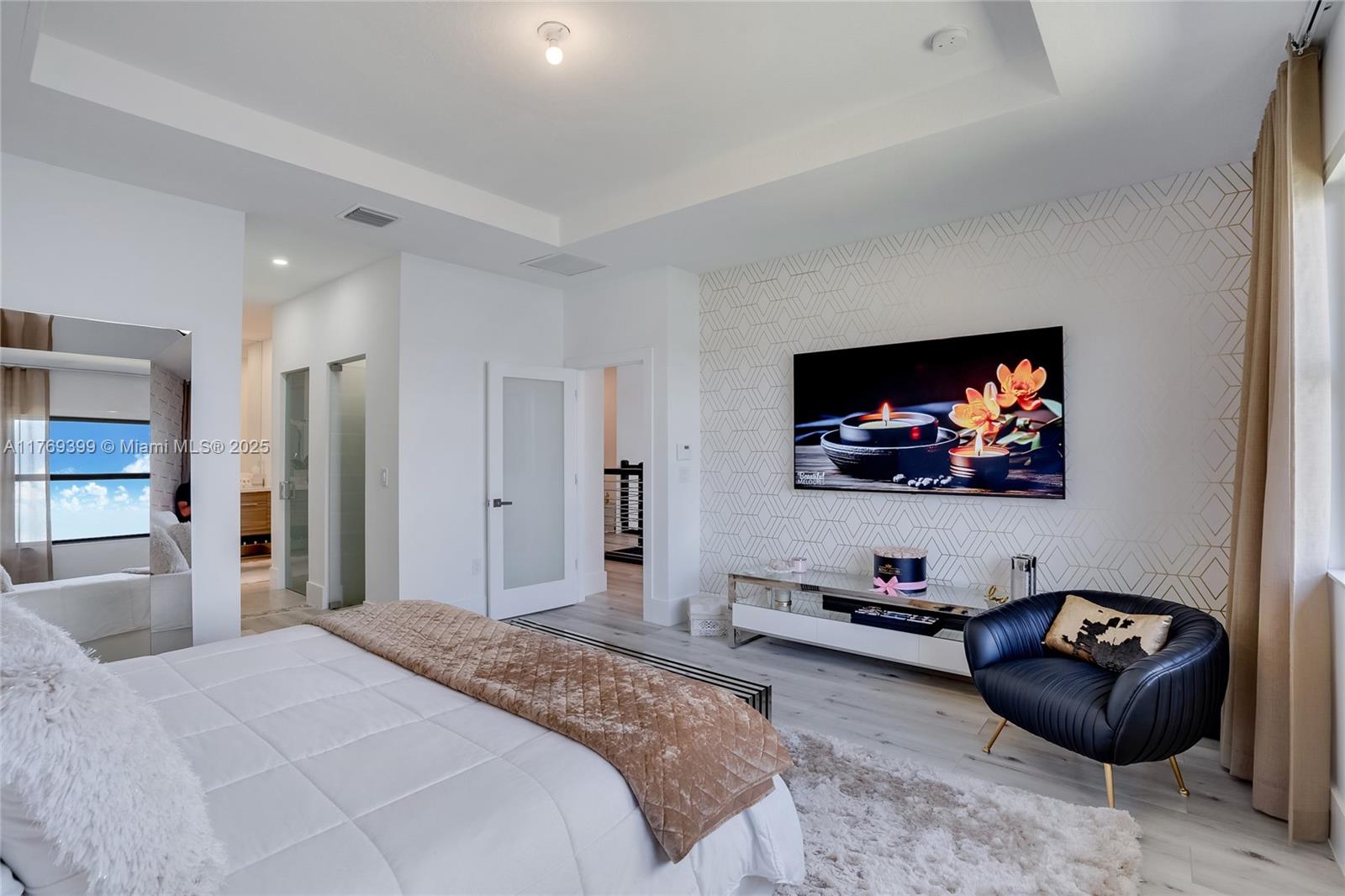 8823 NW 155th Ter Miami Lakes, FL 33018