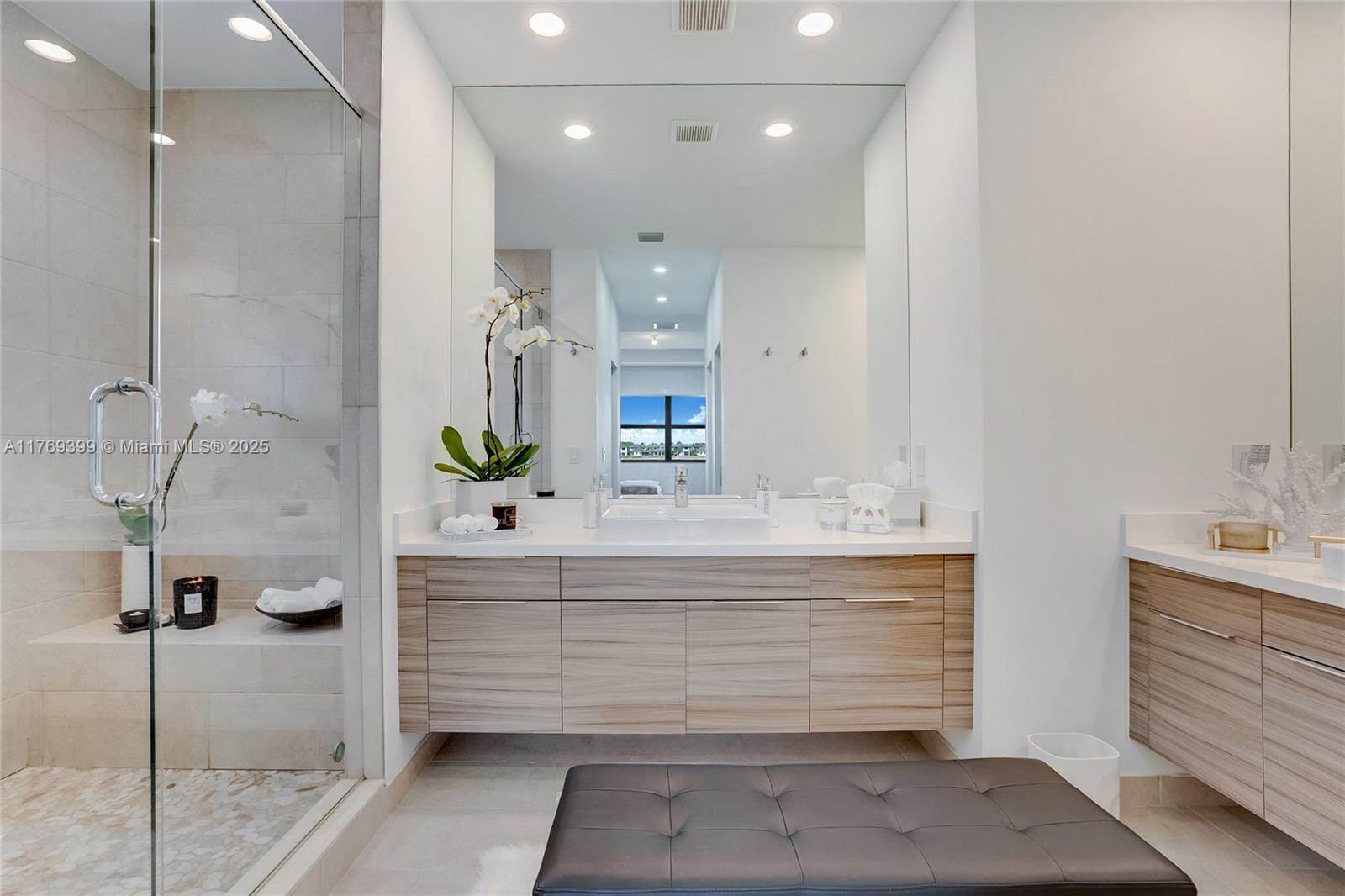 8823 NW 155th Ter Miami Lakes, FL 33018