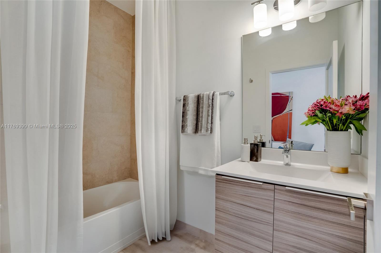 8823 NW 155th Ter Miami Lakes, FL 33018