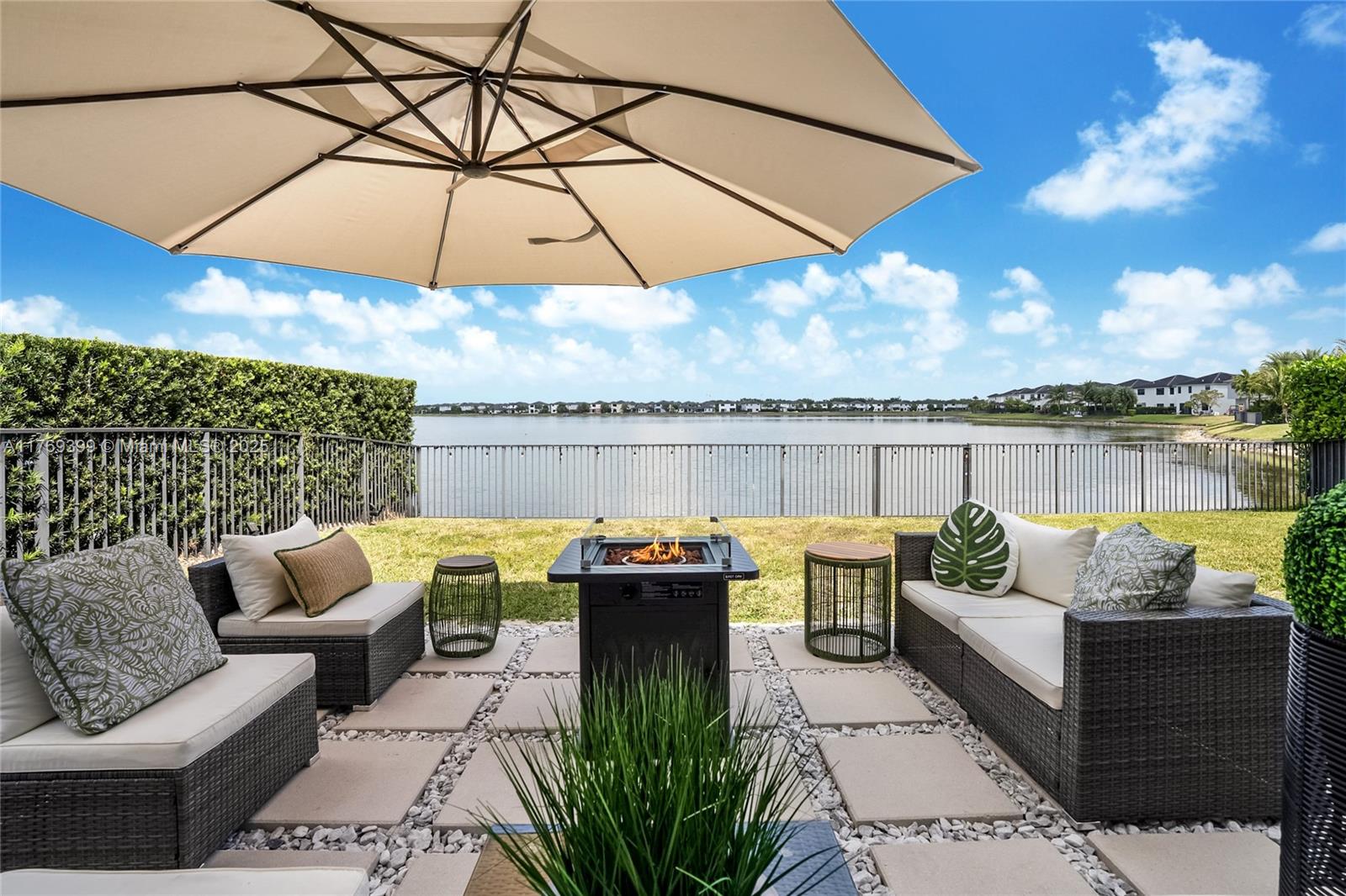 8823 NW 155th Ter Miami Lakes, FL 33018