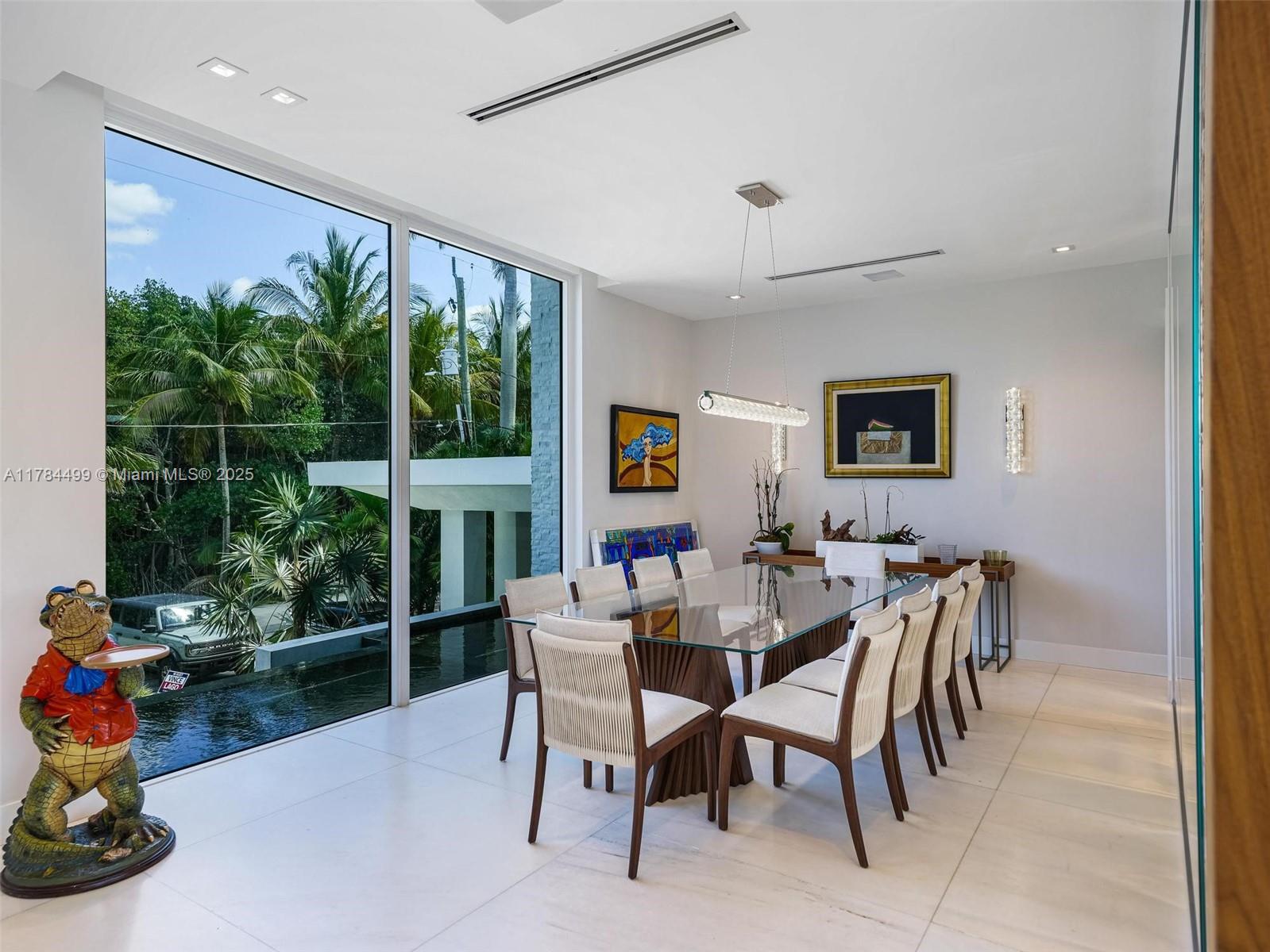 830 Lugo Ave Coral Gables, FL 33156 830 Lugo Ave Coral Gables, FL 33156