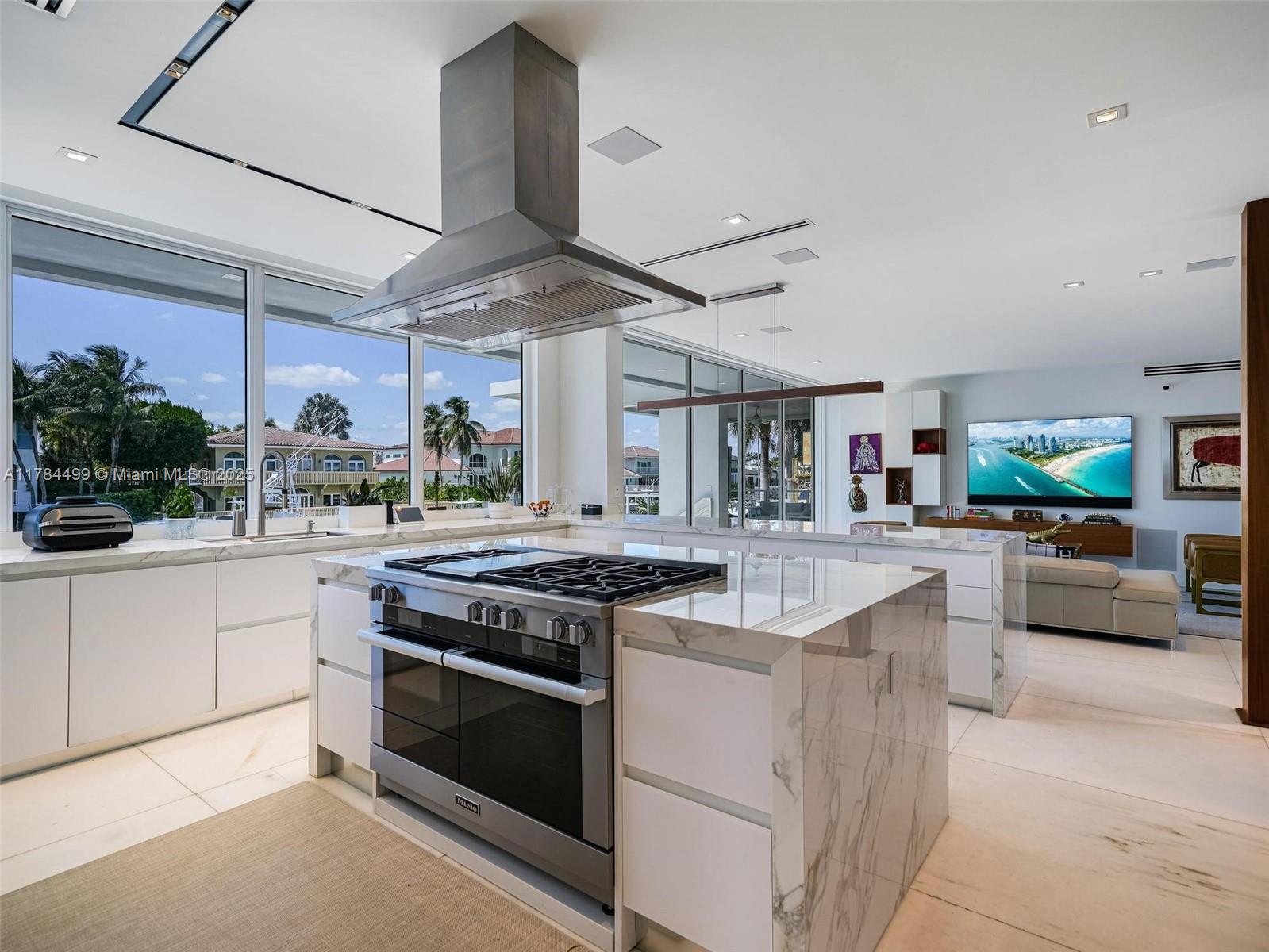 830 Lugo Ave Coral Gables, FL 33156 830 Lugo Ave Coral Gables, FL 33156