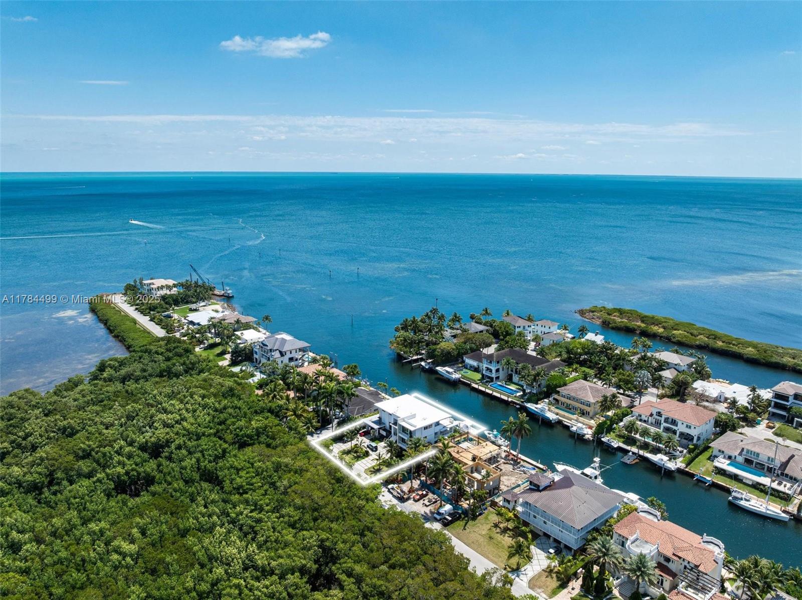 830 Lugo Ave Coral Gables, FL 33156 830 Lugo Ave Coral Gables, FL 33156