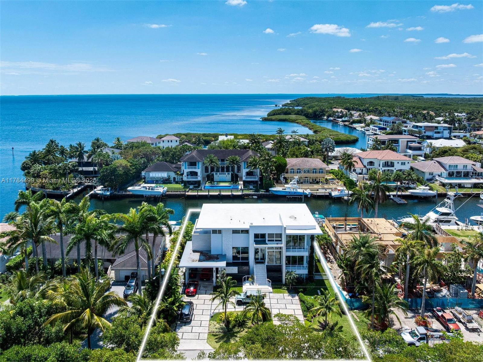 830 Lugo Ave Coral Gables, FL 33156 830 Lugo Ave Coral Gables, FL 33156
