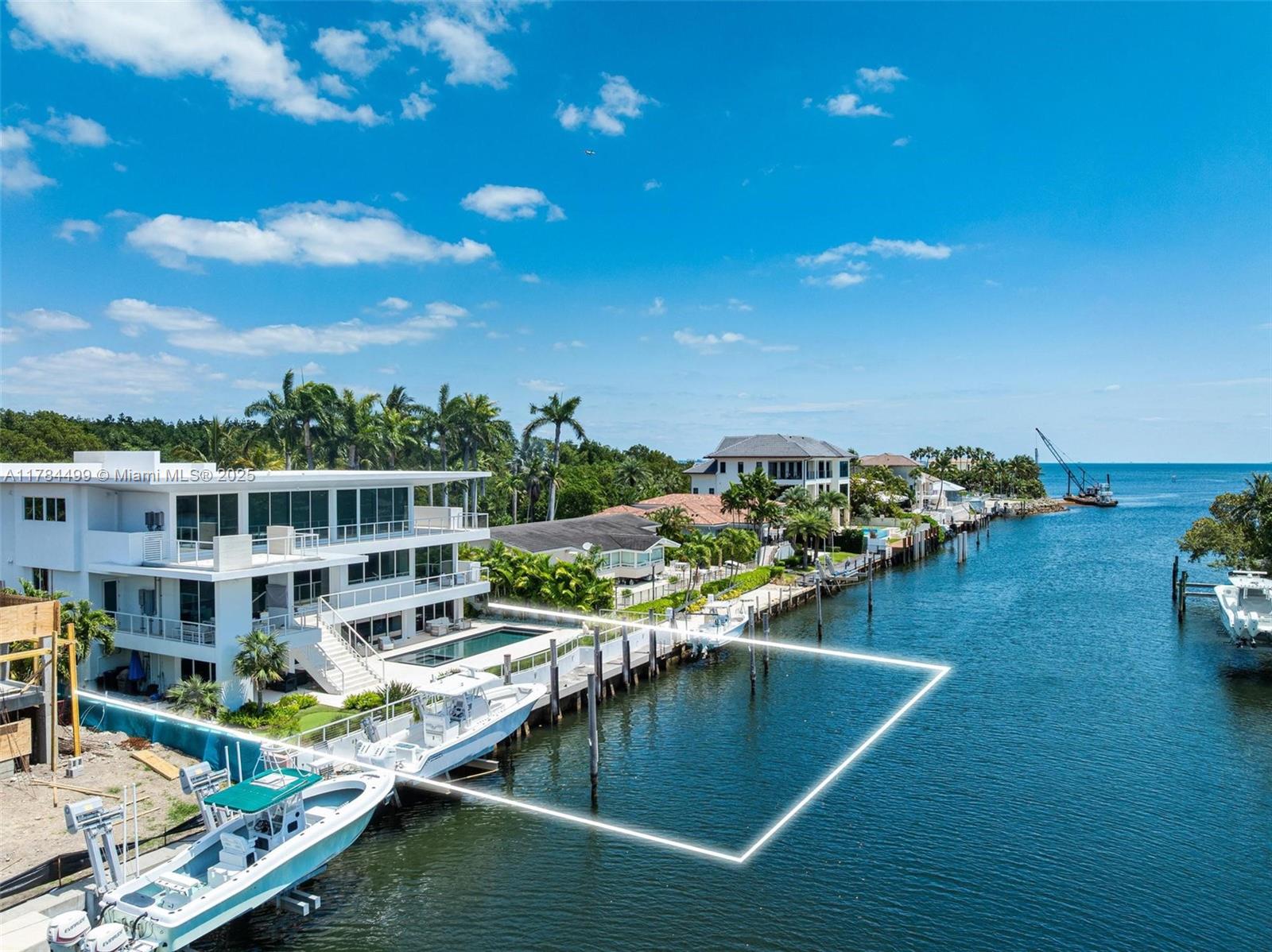830 Lugo Ave Coral Gables, FL 33156 830 Lugo Ave Coral Gables, FL 33156