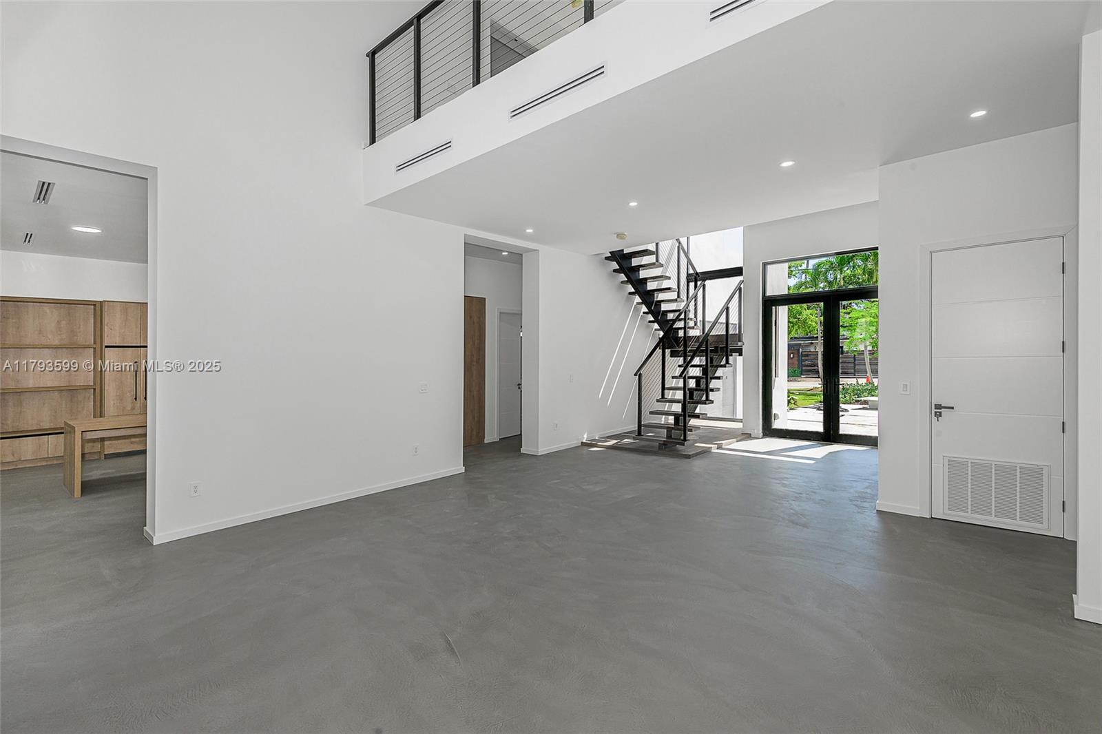 2730 SW 17th Ave Miami, FL 33133