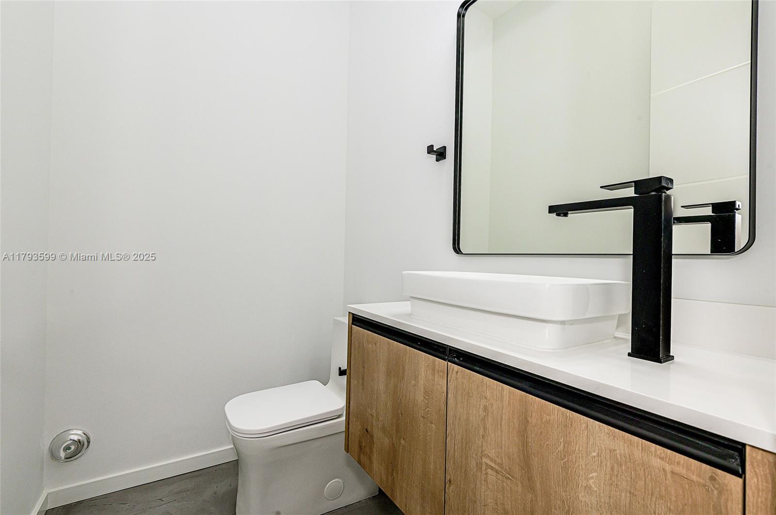 2730 SW 17th Ave Miami, FL 33133