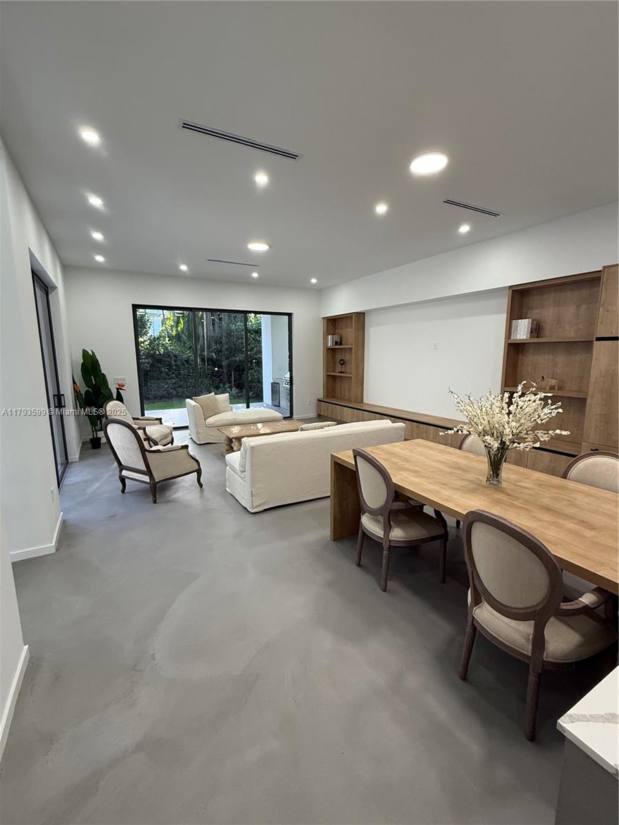 2730 SW 17th Ave Miami, FL 33133