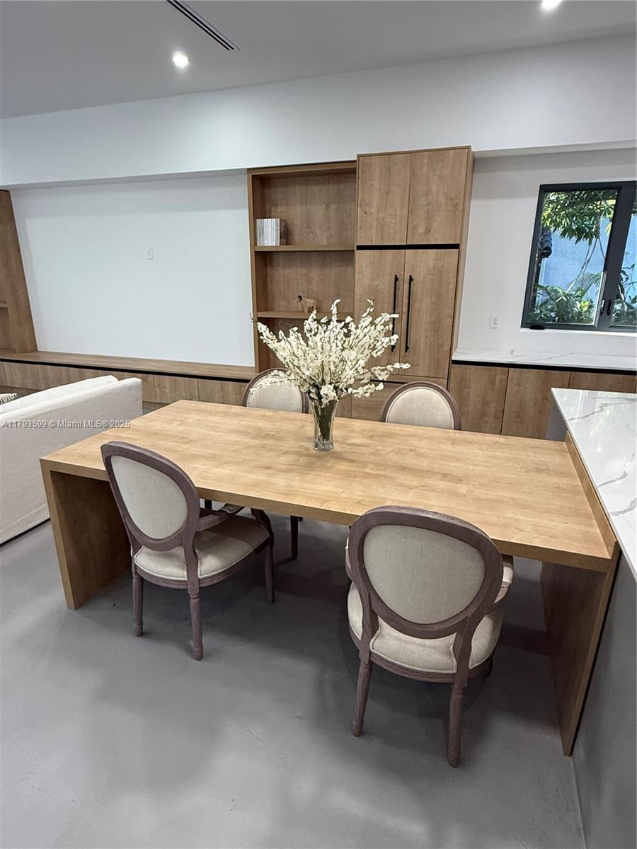 2730 SW 17th Ave Miami, FL 33133