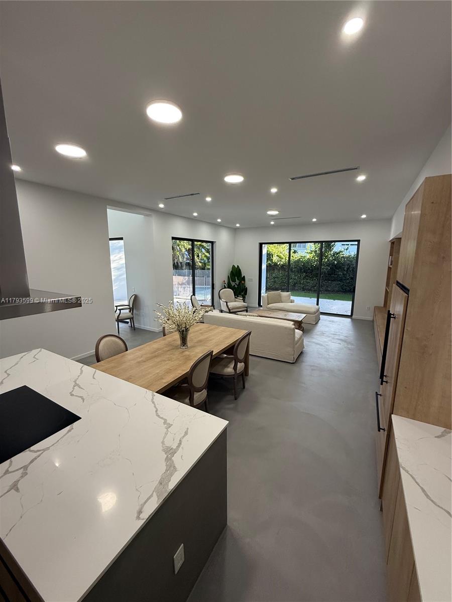 2730 SW 17th Ave Miami, FL 33133