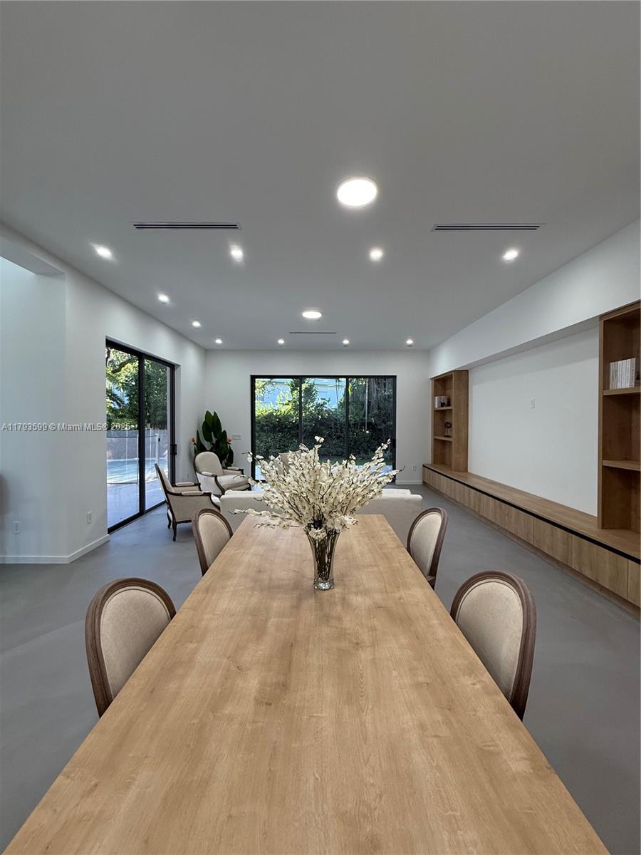 2730 SW 17th Ave Miami, FL 33133