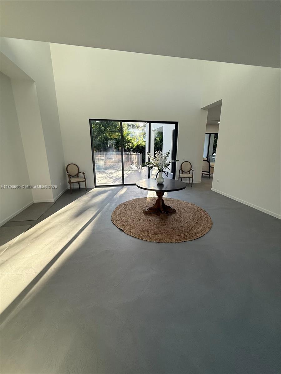 2730 SW 17th Ave Miami, FL 33133