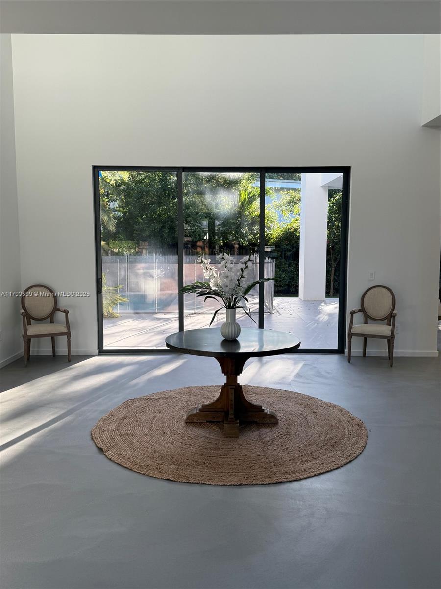 2730 SW 17th Ave Miami, FL 33133