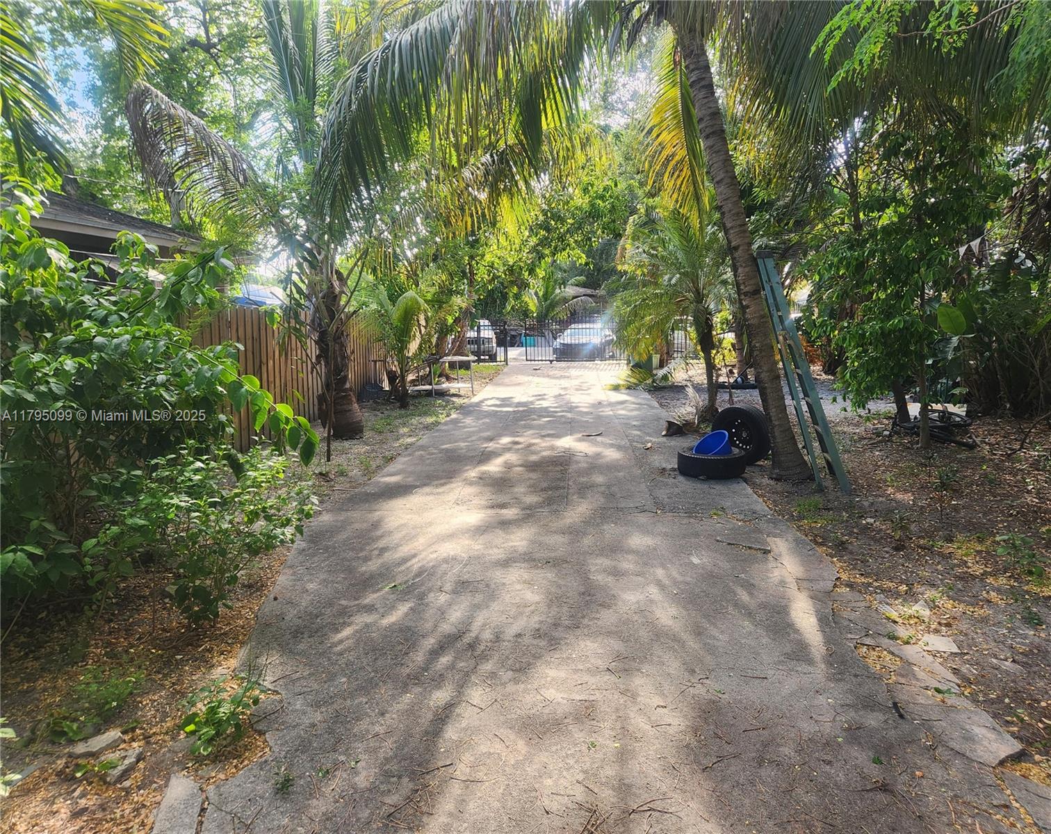 9407 NW 4th Ave,Miami, FL 33150