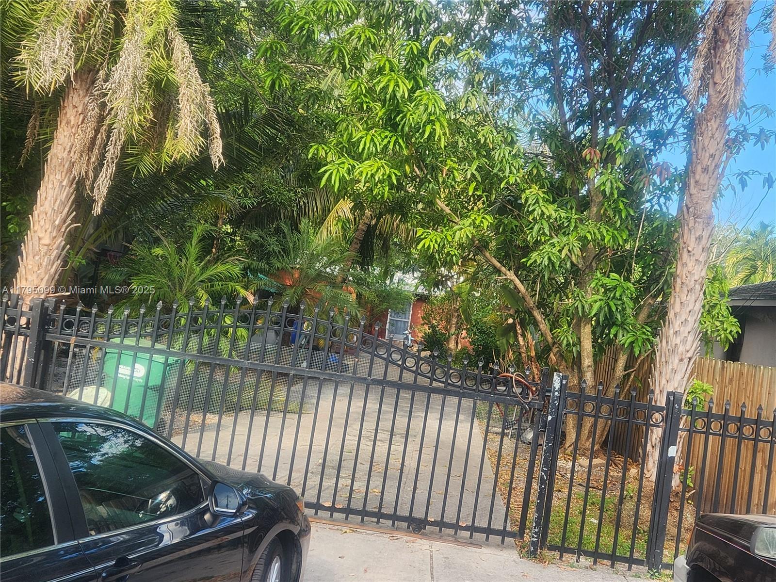 9407 NW 4th Ave,Miami, FL 33150