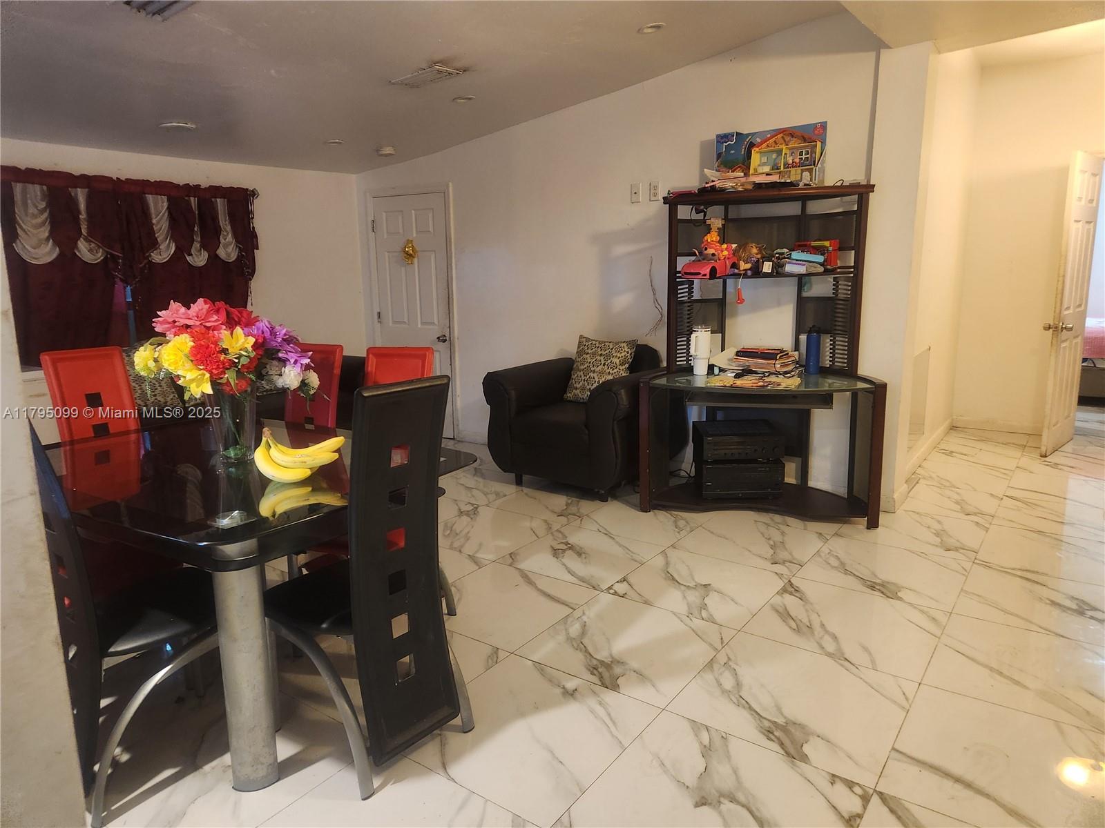 9407 NW 4th Ave,Miami, FL 33150