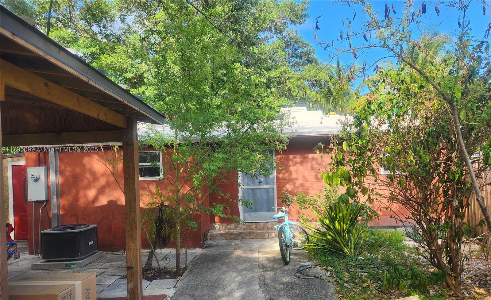 9407 NW 4th Ave,Miami, FL 33150