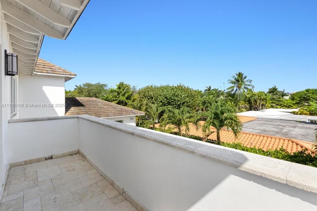 689 Glenridge Rd Key Biscayne, FL 33149 689 Glenridge Rd Key Biscayne, FL 33149