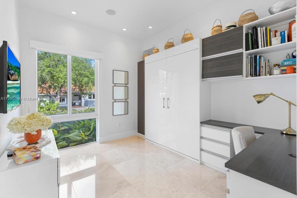 689 Glenridge Rd Key Biscayne, FL 33149 689 Glenridge Rd Key Biscayne, FL 33149
