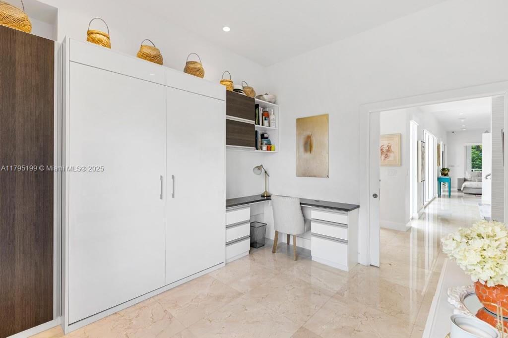 689 Glenridge Rd Key Biscayne, FL 33149 689 Glenridge Rd Key Biscayne, FL 33149