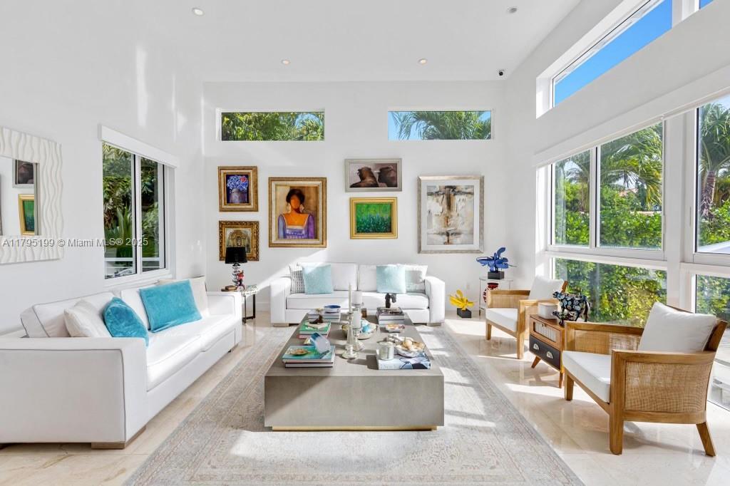 689 Glenridge Rd Key Biscayne, FL 33149 689 Glenridge Rd Key Biscayne, FL 33149
