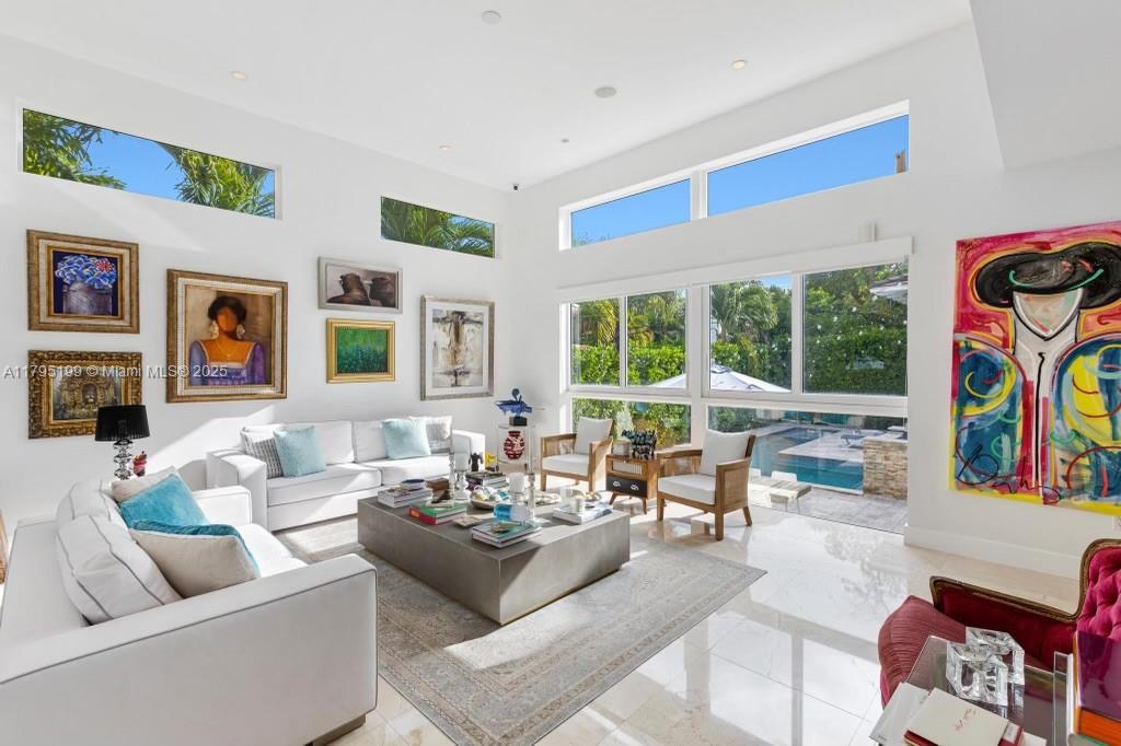 689 Glenridge Rd Key Biscayne, FL 33149 689 Glenridge Rd Key Biscayne, FL 33149