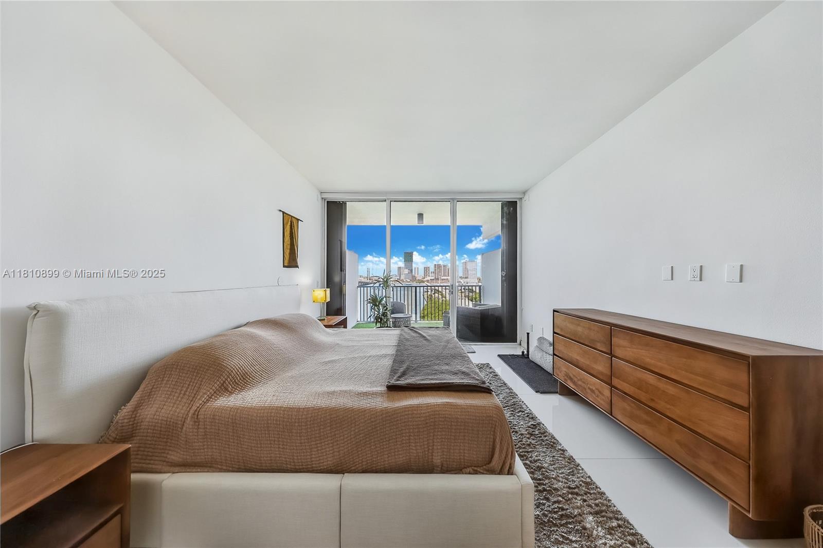 image One Thousand Venetian Way9