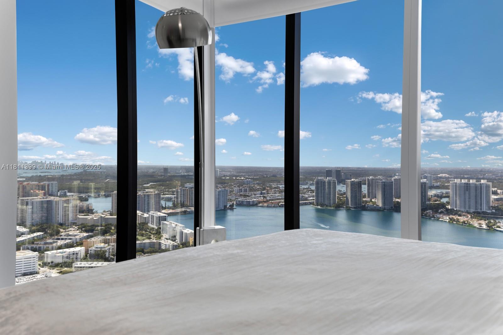 image Porsche Design Tower19