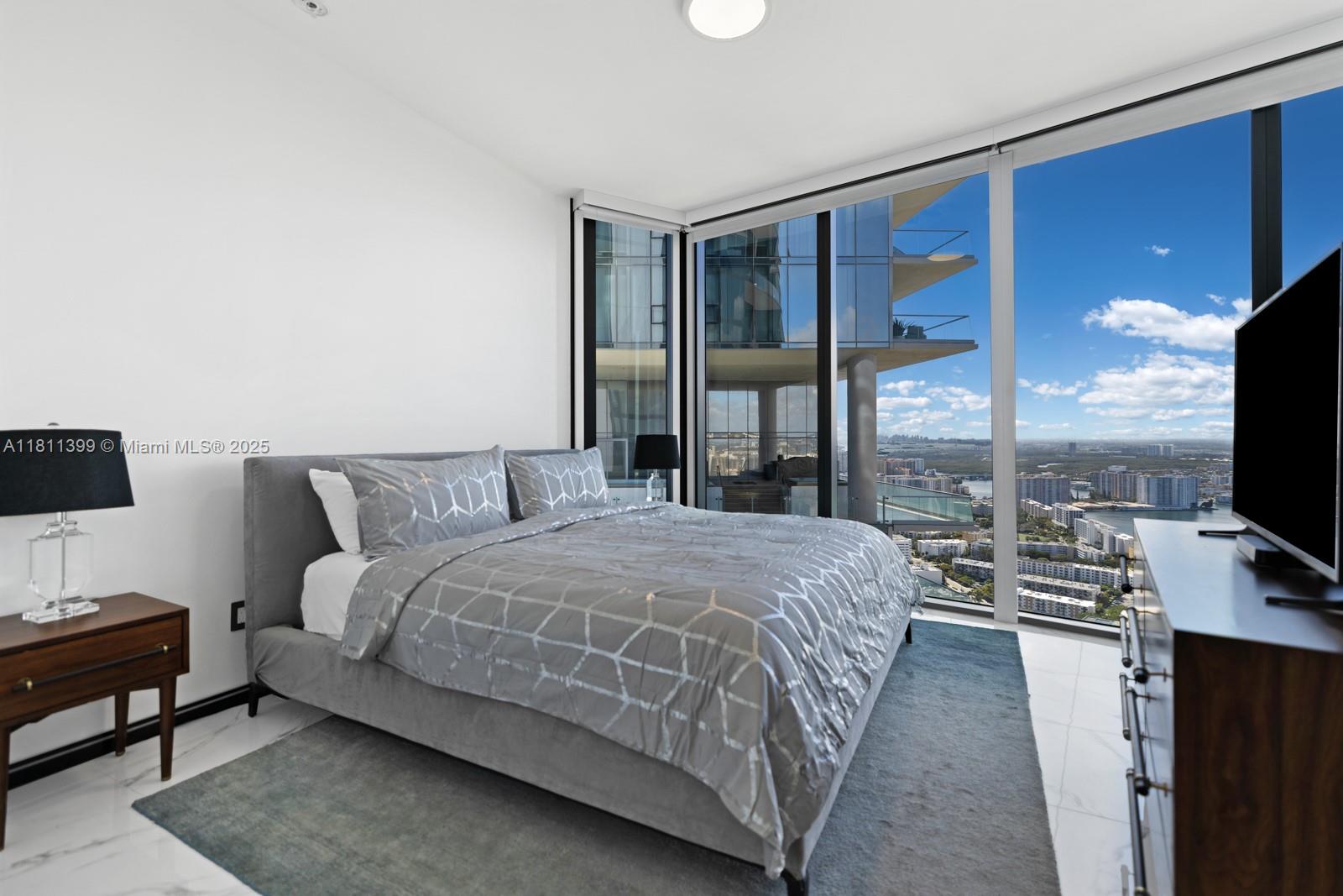 image Porsche Design Tower22