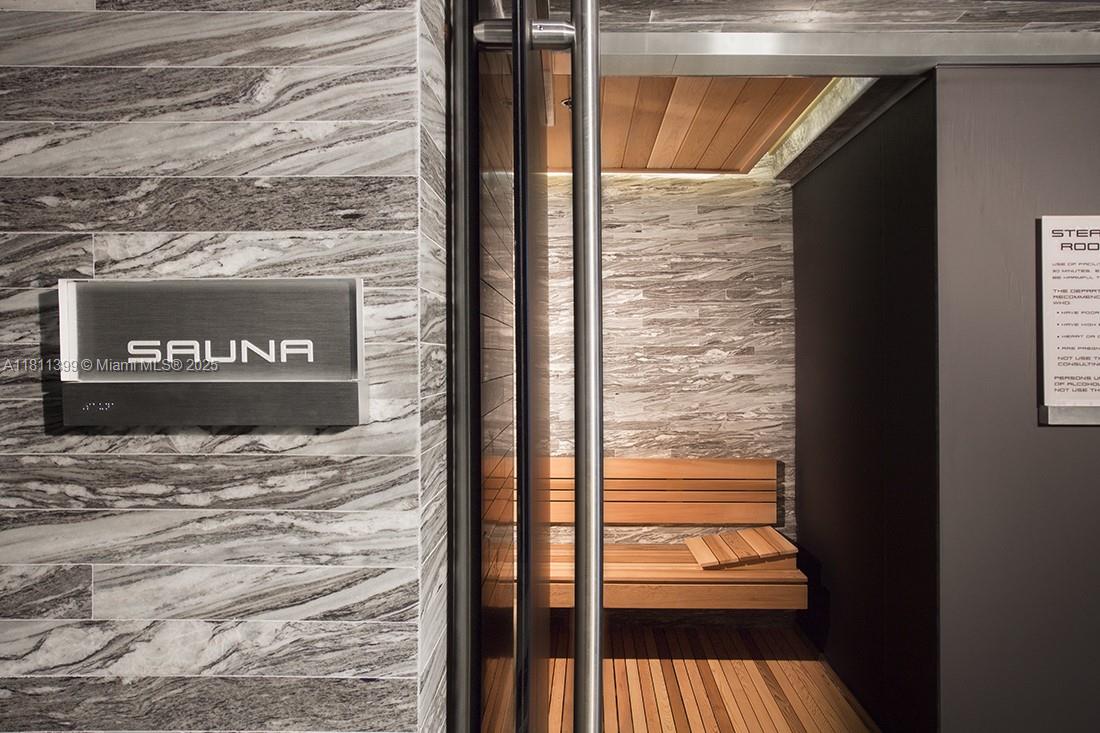 image Porsche Design Tower55