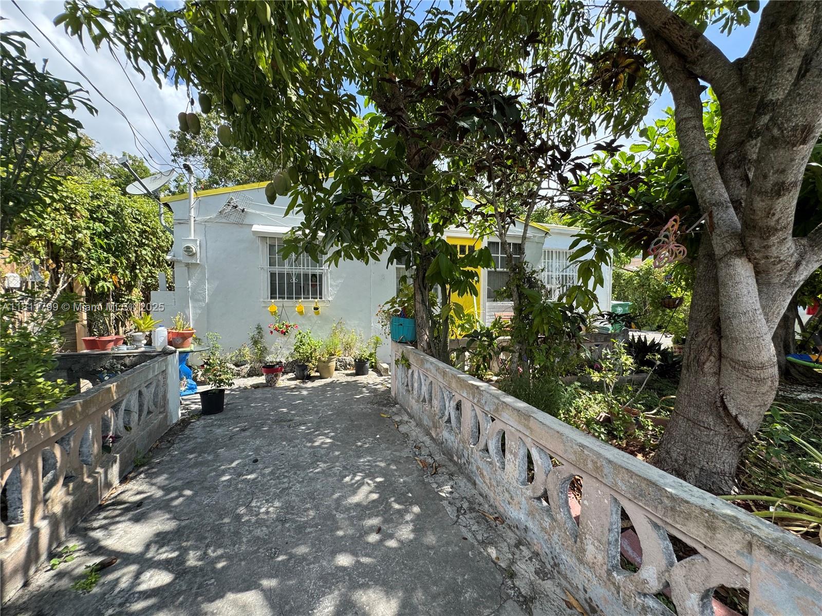 151 NW 64th St,Miami, FL 33150