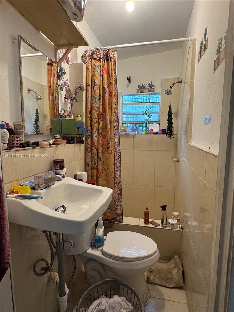 151 NW 64th St,Miami, FL 33150