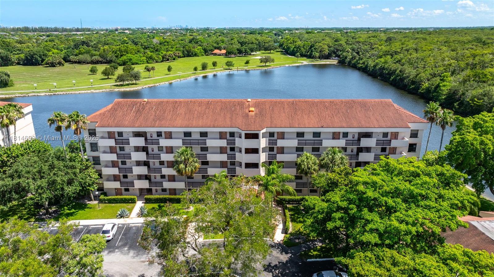 2768 S Carambola Cir S #304