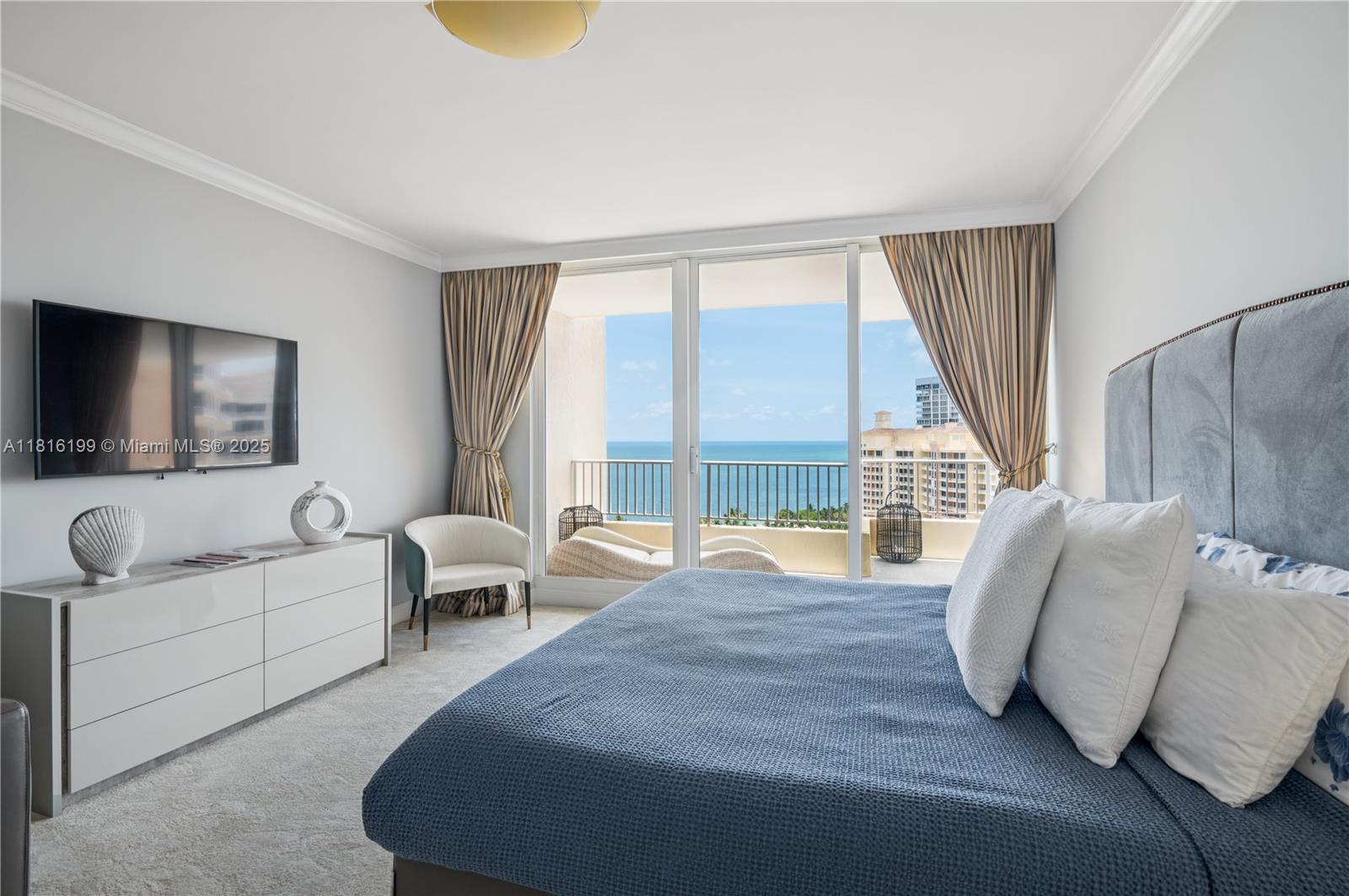 image THE OCEAN CLUB13