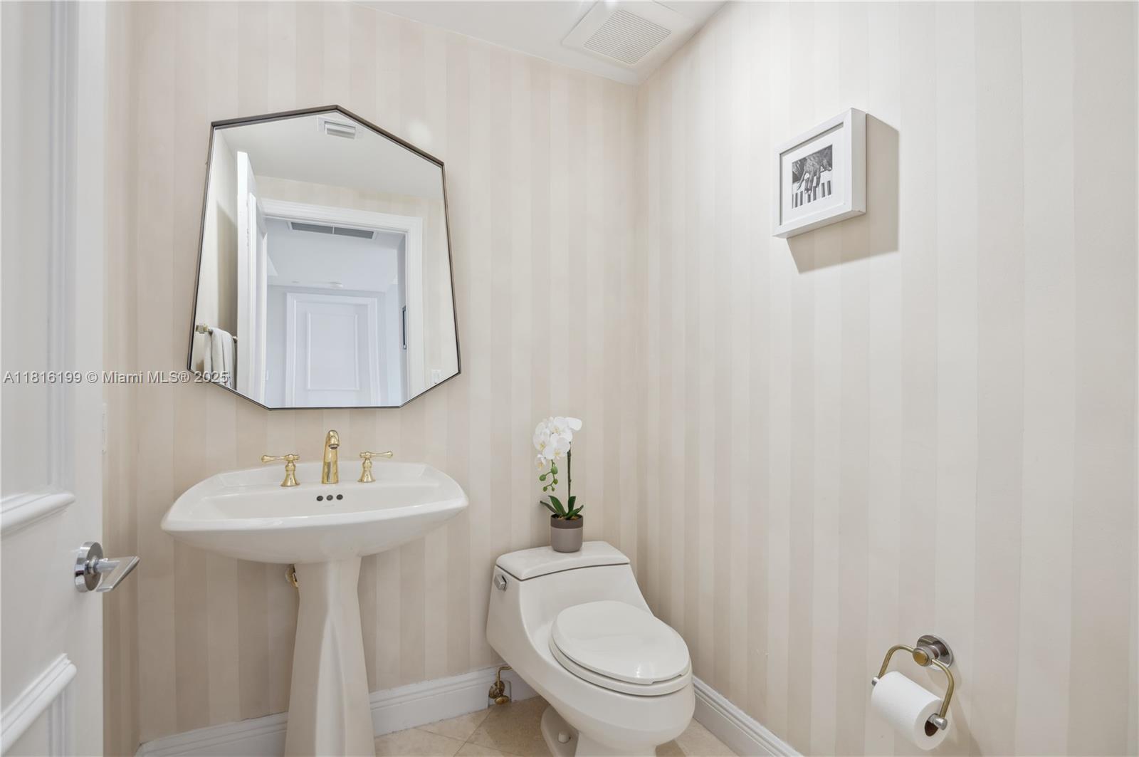 image THE OCEAN CLUB15