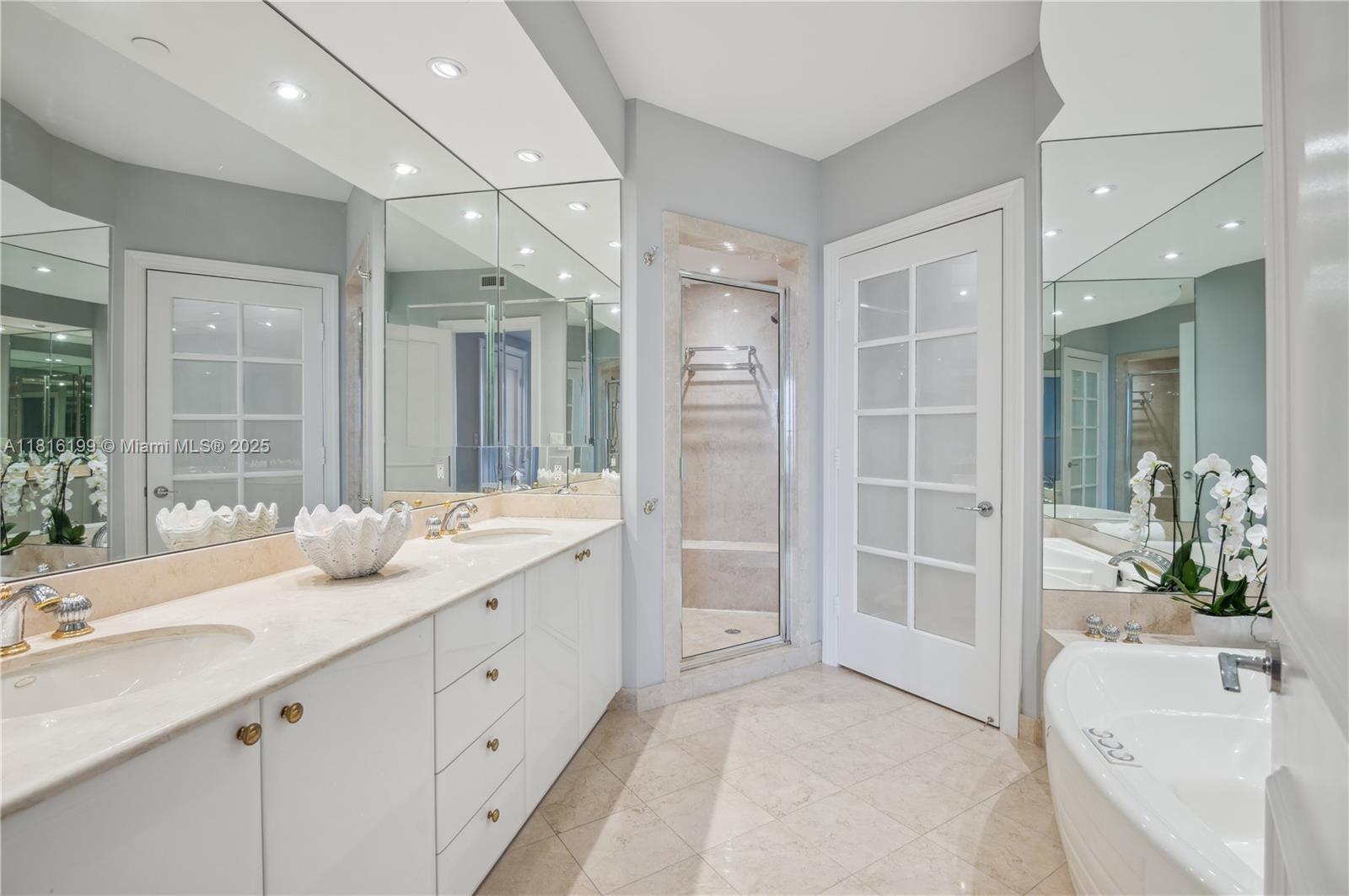 image THE OCEAN CLUB20