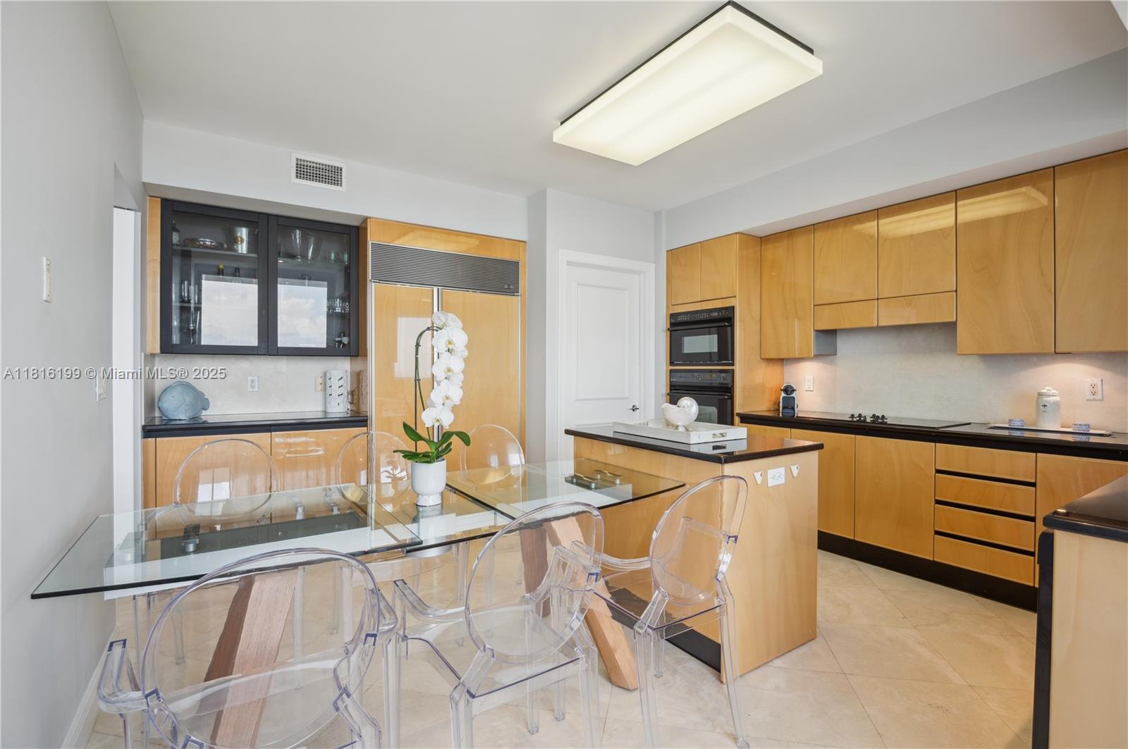 image THE OCEAN CLUB7