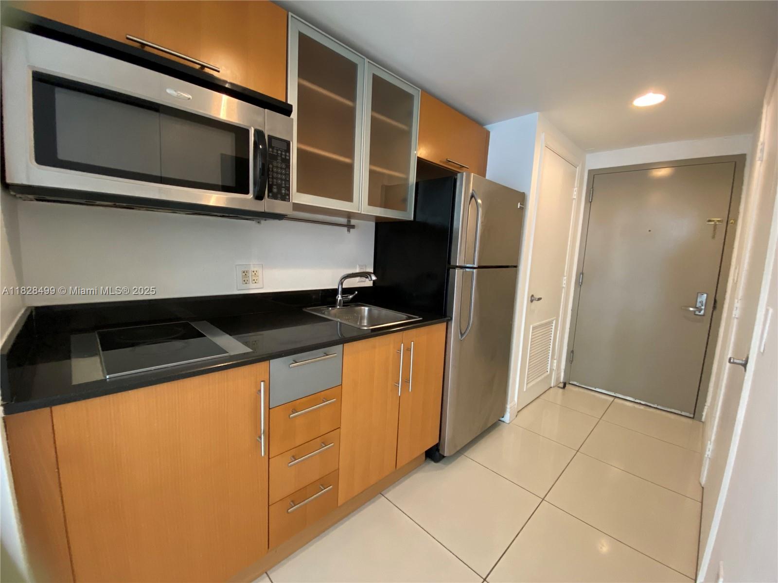 image Opera Tower Condo20