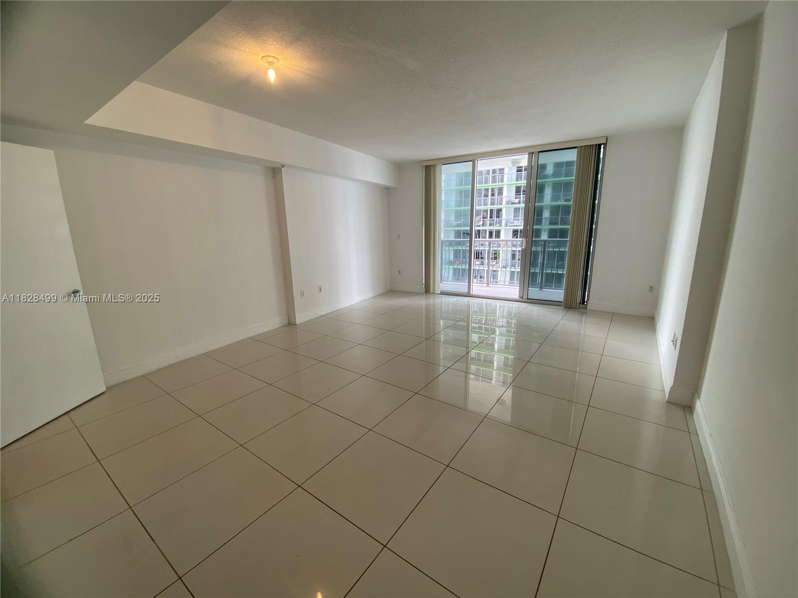 image Opera Tower Condo22