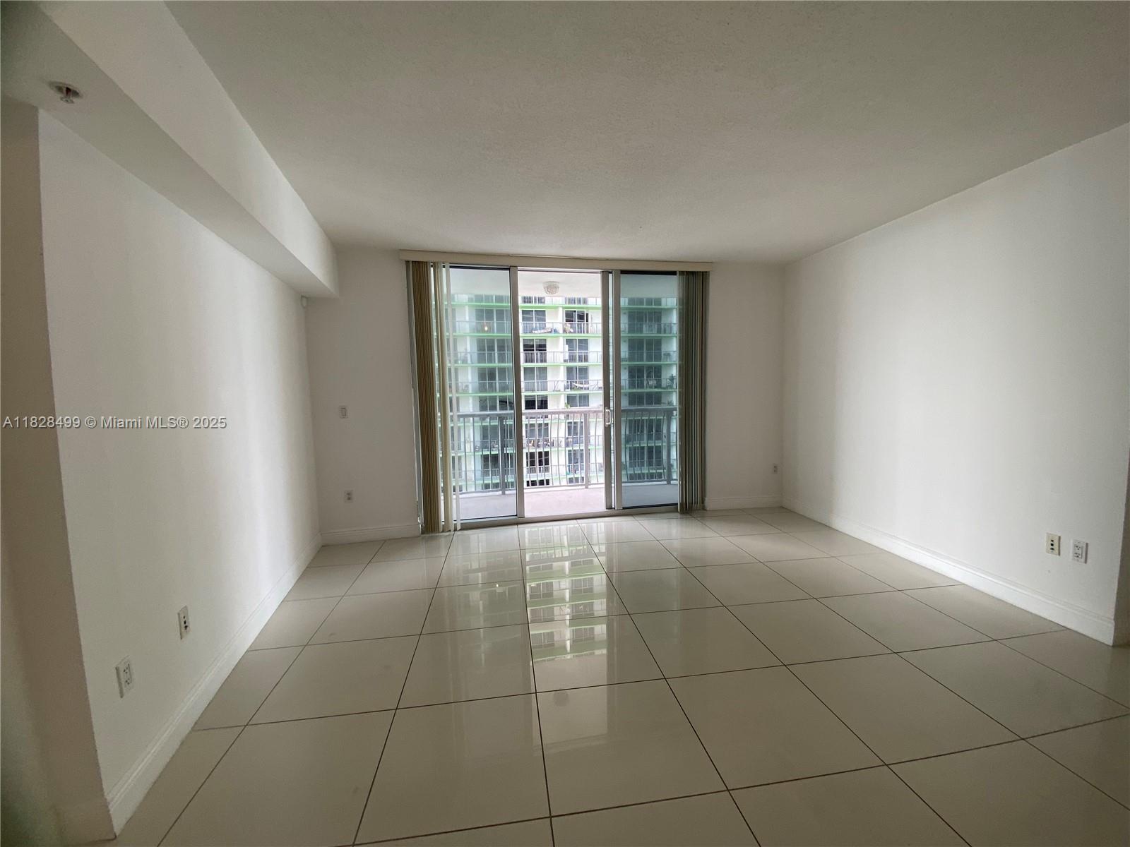 image Opera Tower Condo23