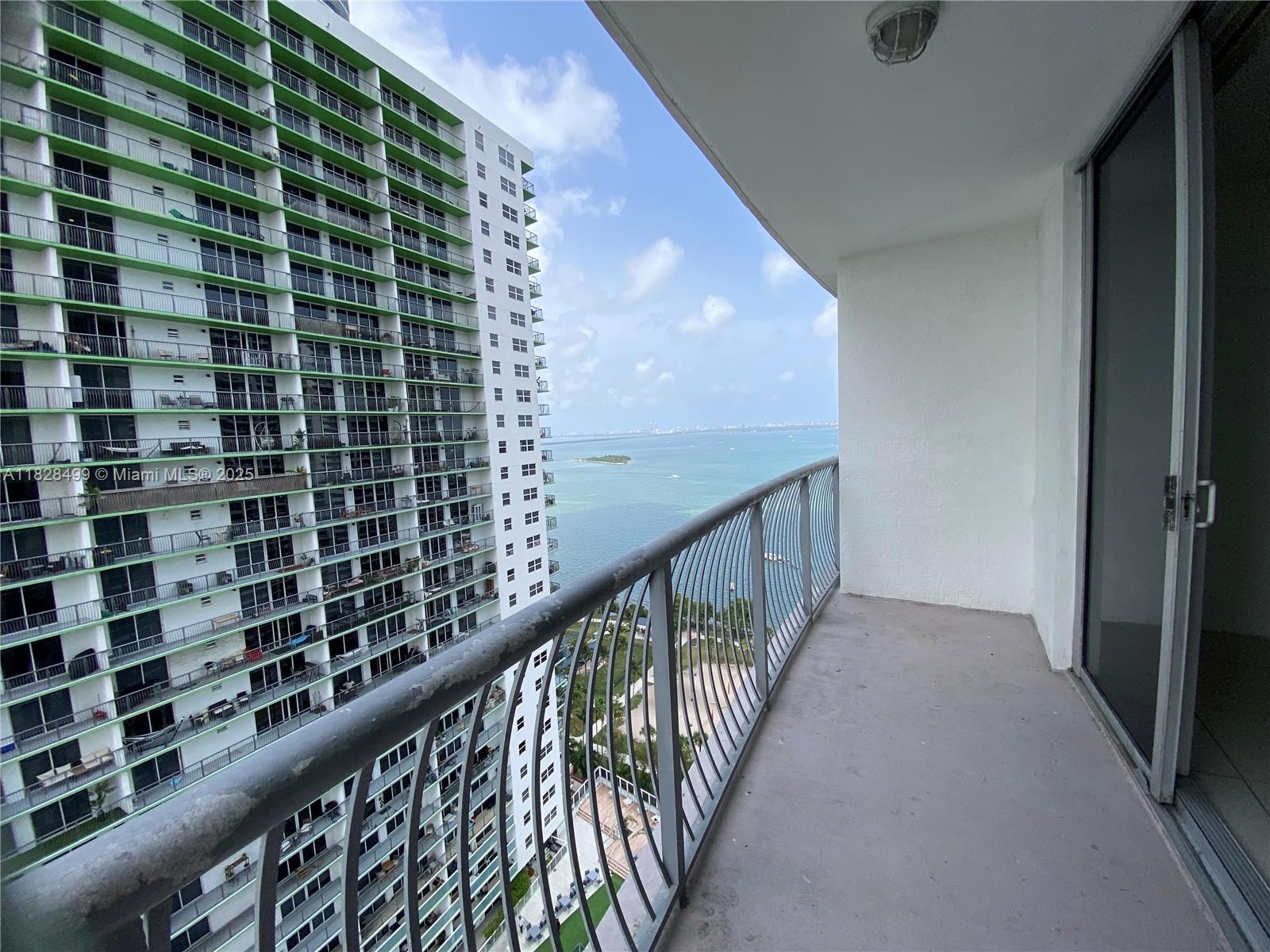 image Opera Tower Condo27