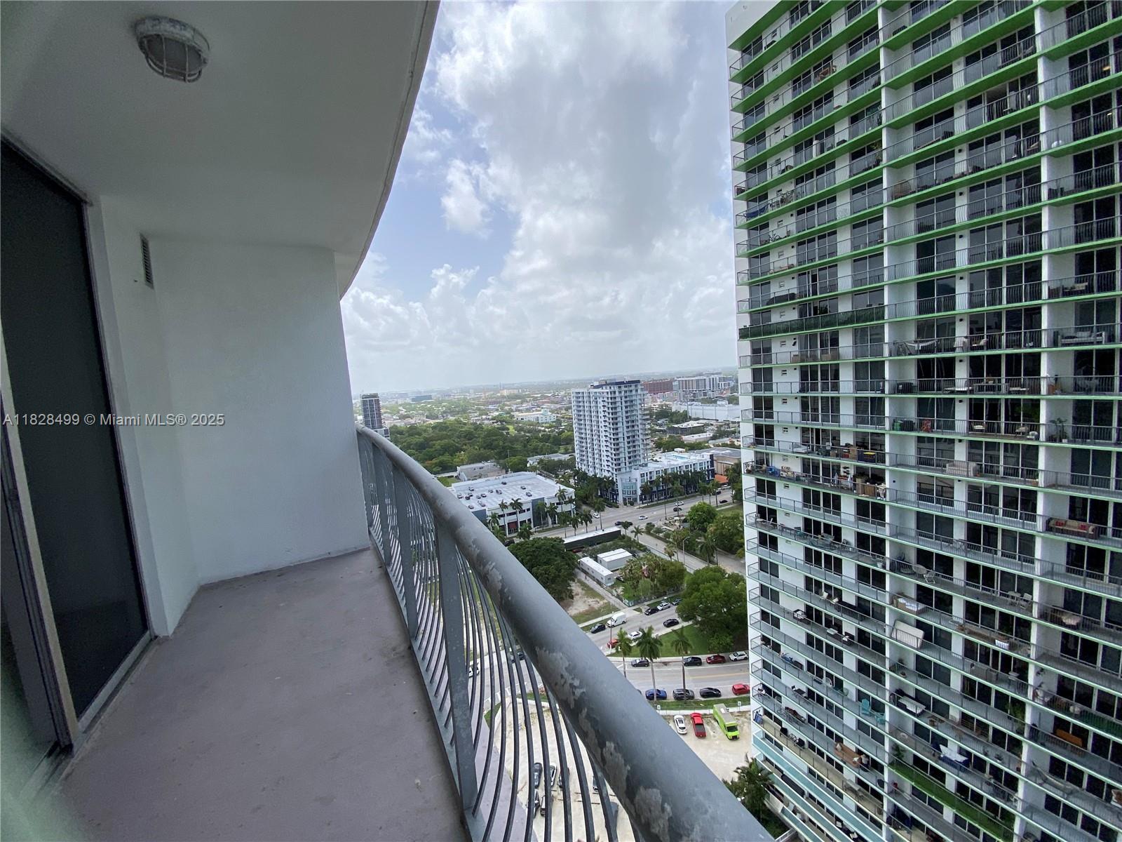 image Opera Tower Condo30