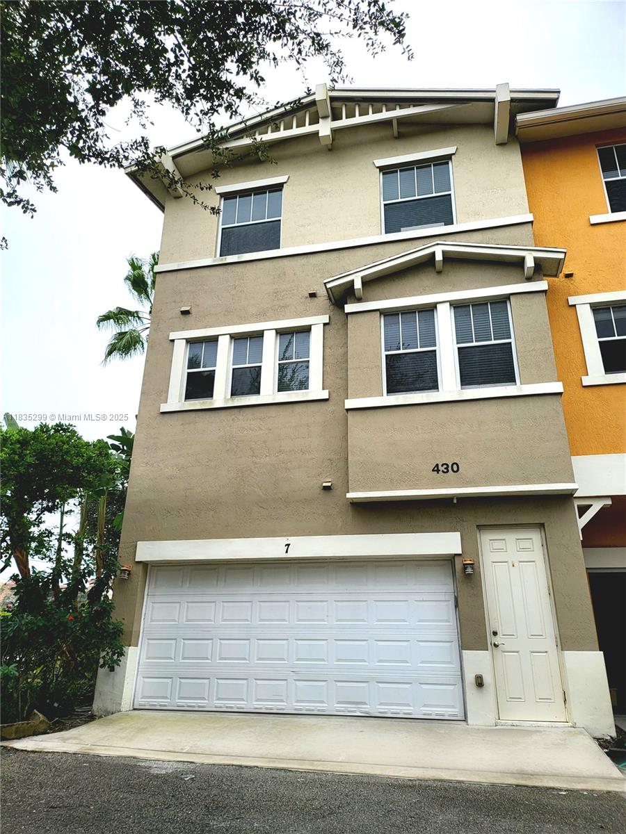 430 Amador Ln #7
