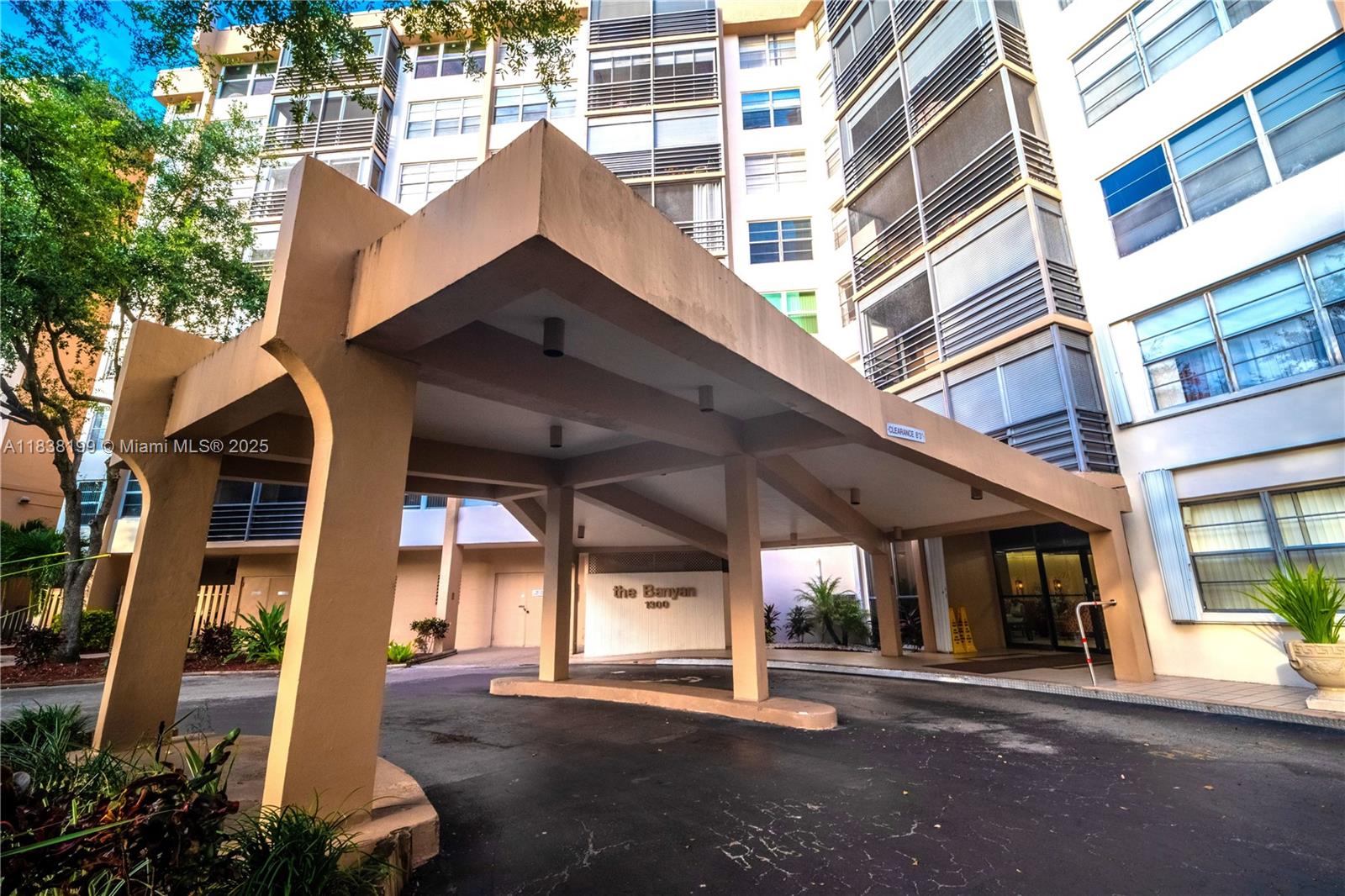 1300 Saint Charles Pl #613