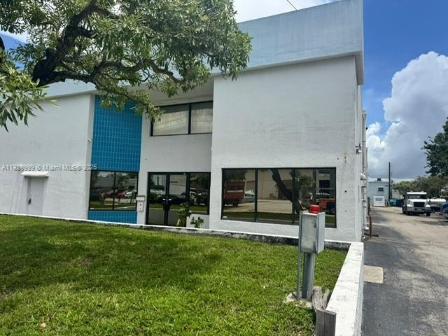 5300 NW 12th Ave #12