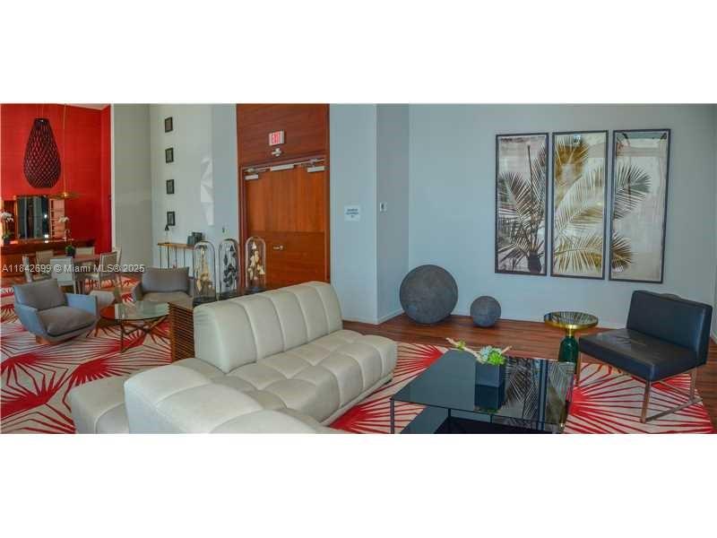 1300 Brickell Bay Dr #2210