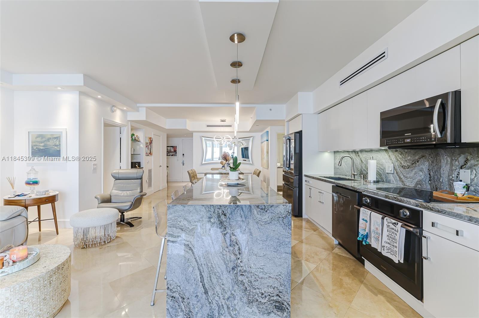 image Green Diamond Condo10
