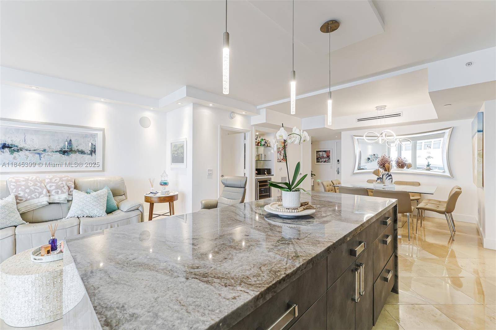 image Green Diamond Condo11