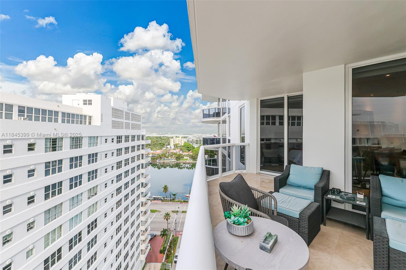 image Green Diamond Condo17
