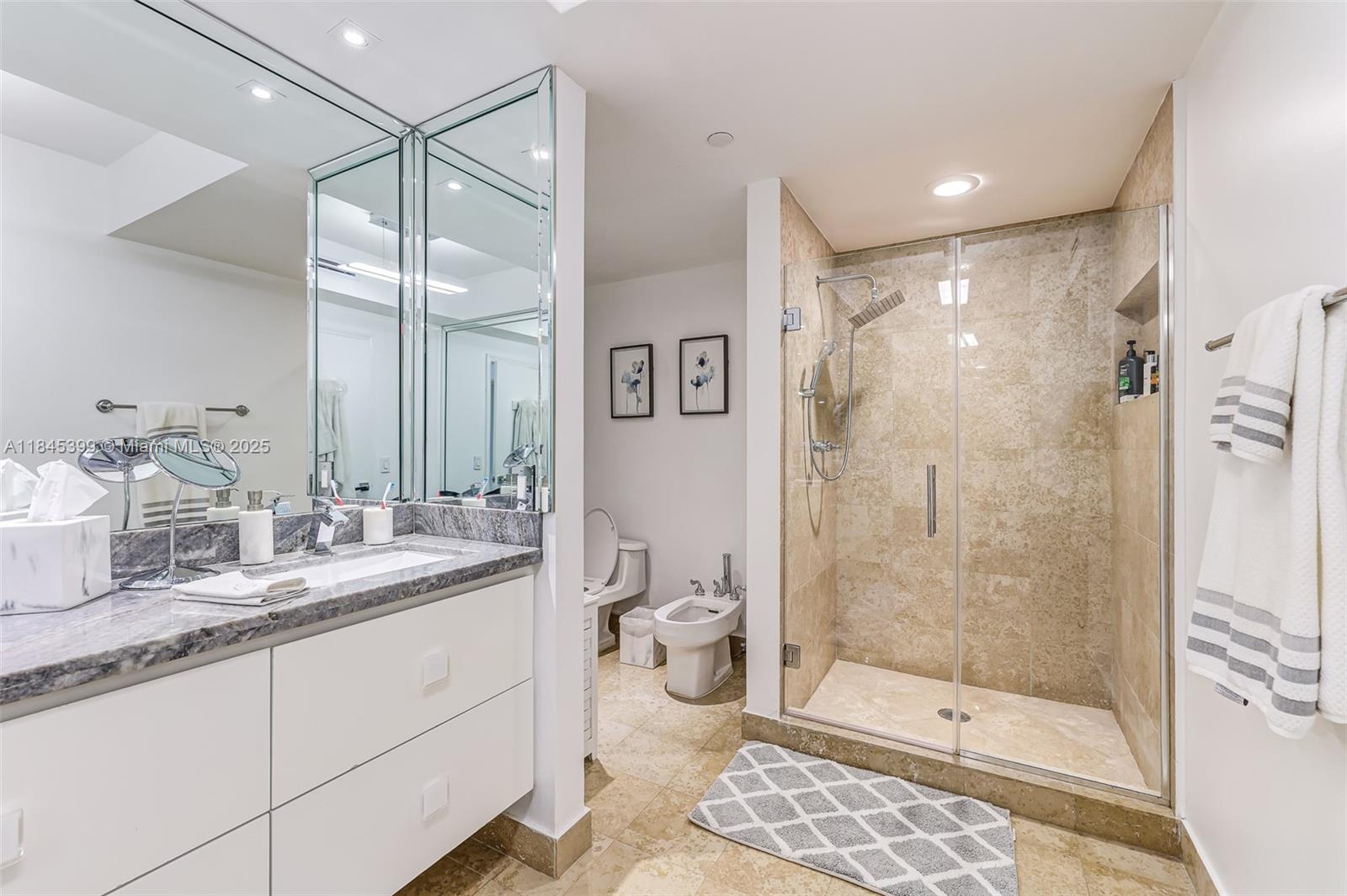 image Green Diamond Condo25